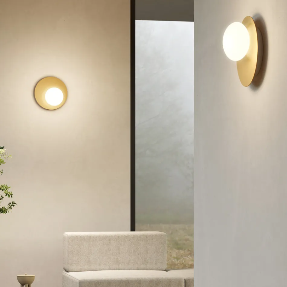 Wall or Ceiling Light in Aluminum, Metal, and White Glass Light - Luma Viadurini