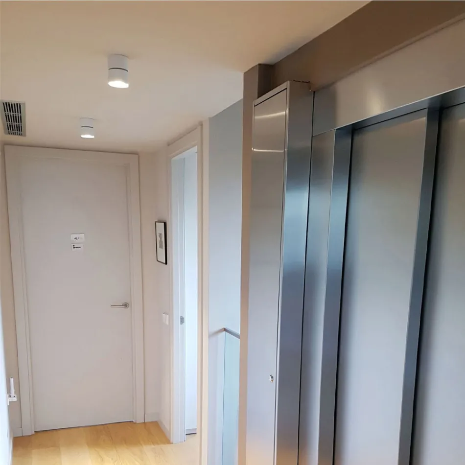 Round Decorative Wall Lamp Led 7W in White or Black Aluminum - China Viadurini