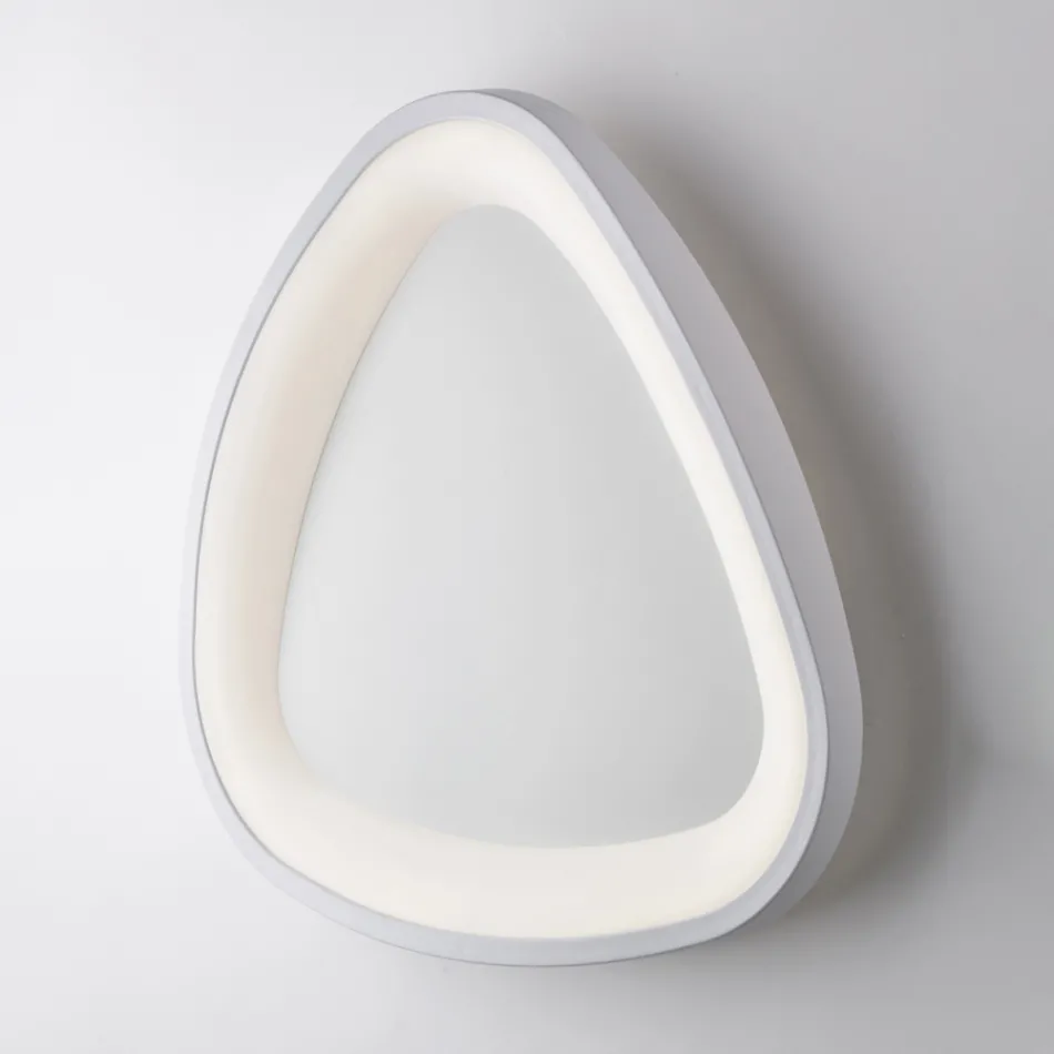 Voyager, a sophisticated Italian-made glass and metal light fixture. Viadurini