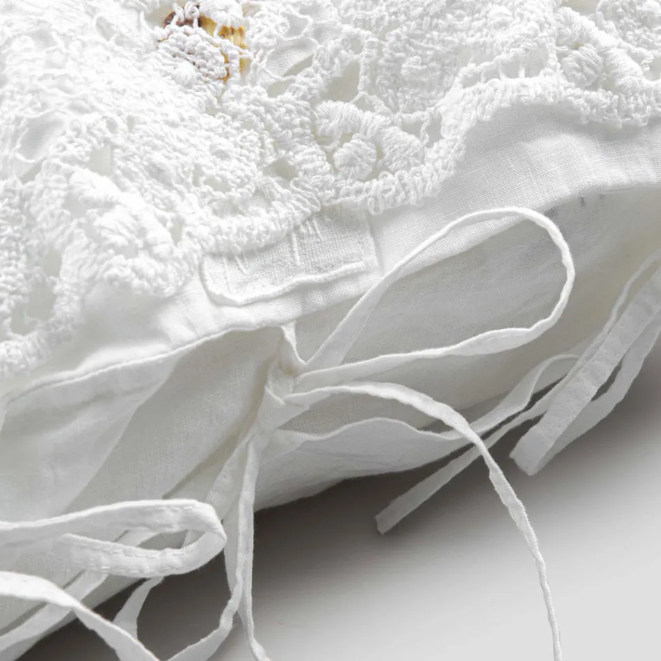 Linen Pillowcase with White Lace for Luxury Design Bed Made in Italy - Kiss Viadurini