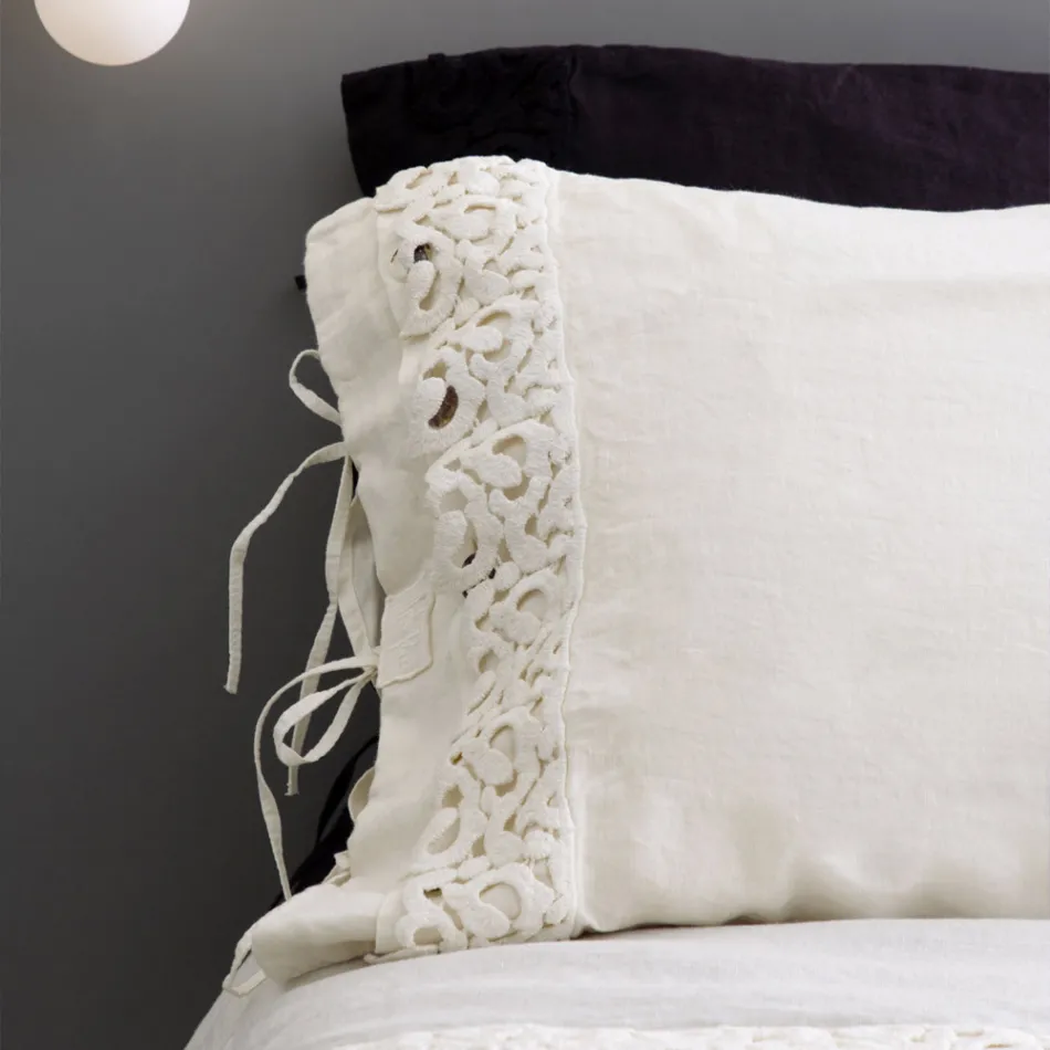 Linen Pillowcase with Poema Lace and Butter or Black Laces Made in Italy - Masone Viadurini