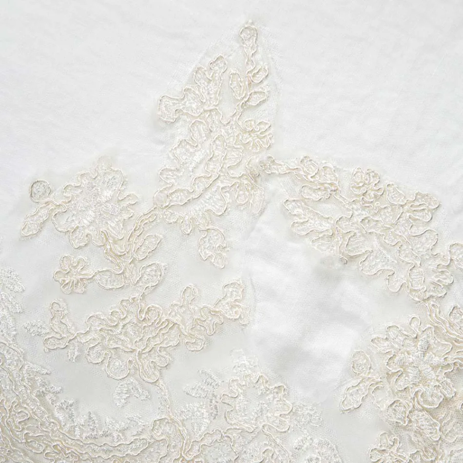 Square Pillowcase in White Linen with Decorative Lace on the Edges and Ruffles - Priscilla Viadurini
