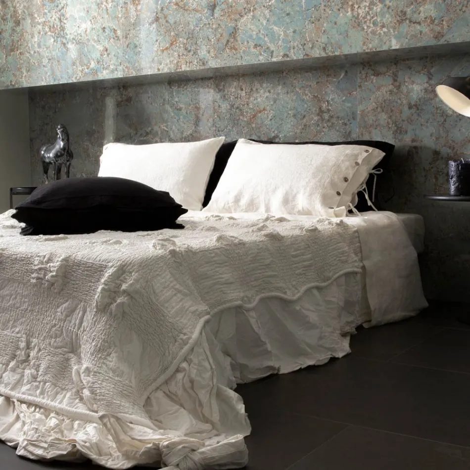 Rectangular Bed Pillowcase in White or Black Linen with Buttons and Laces - Agora Viadurini