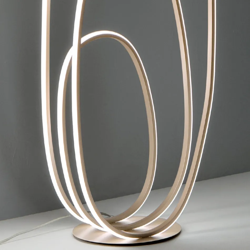 Design Floor Lamp in Gold Finish Painted Metal with LED - Simea Viadurini
