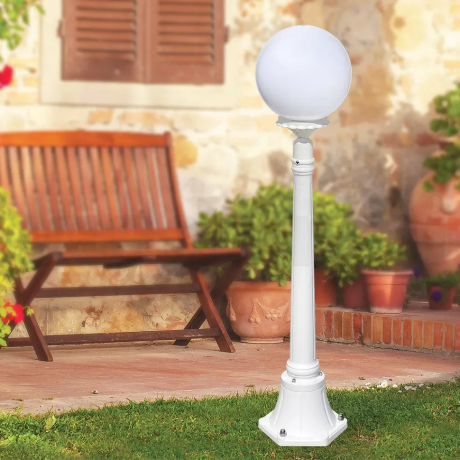110 cm tall street lamp in white acrylic and aluminum made in Italy - Trovabianco Viadurini