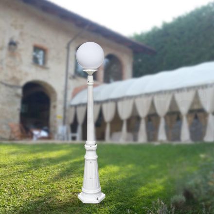 145 cm tall street lamp in white acrylic and aluminum made in Italy - Trovabianco Viadurini