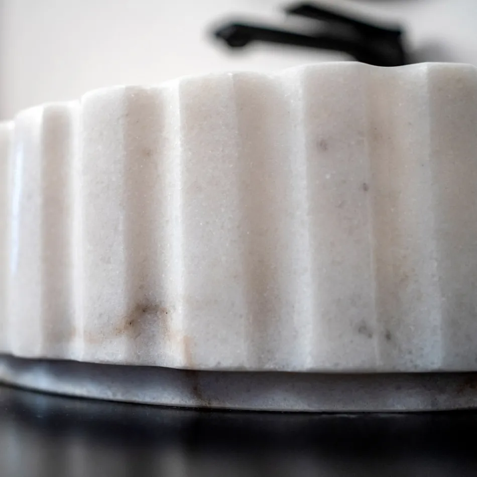 Oval Countertop Washbasin for the Bathroom Made of White Marble - Cunzite Viadurini