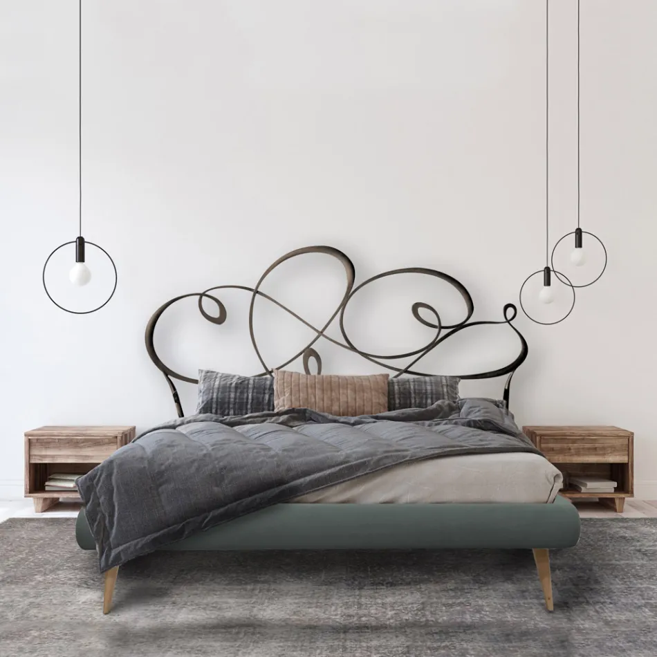Double bed with padded bed frame and iron headboard - Nebbia Viadurini