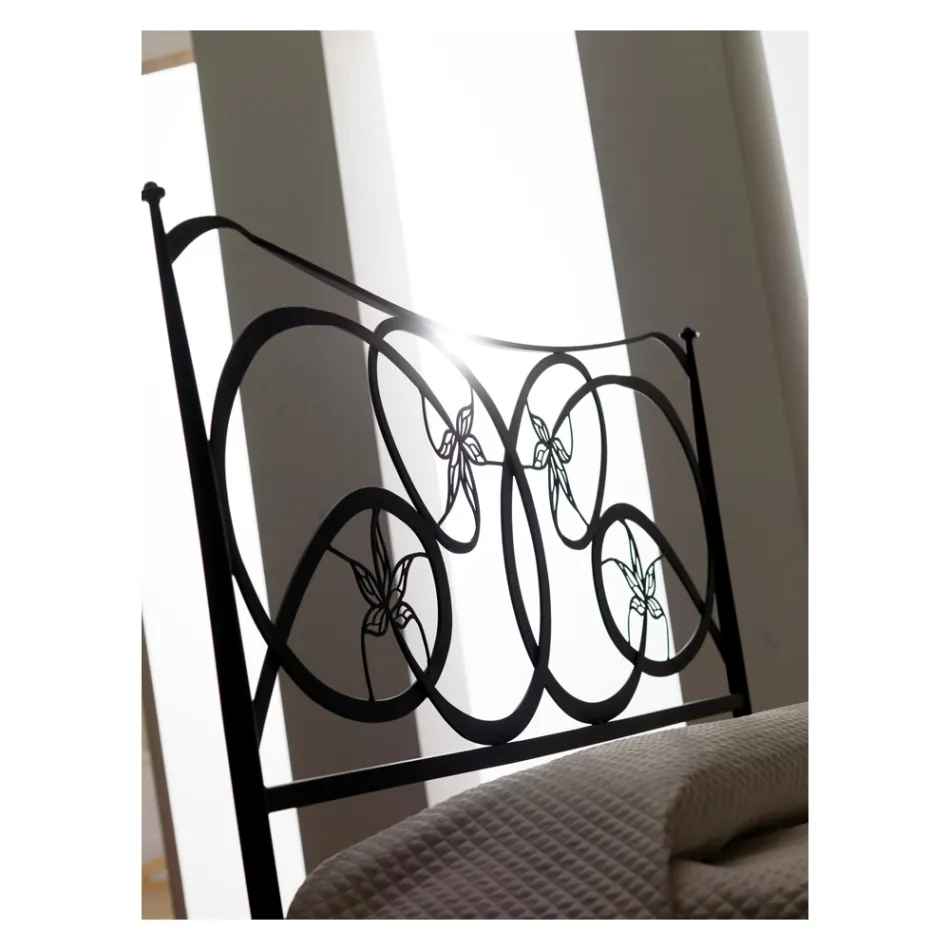 Double bed with footboard in different finishes Made in Italy - Natural Viadurini