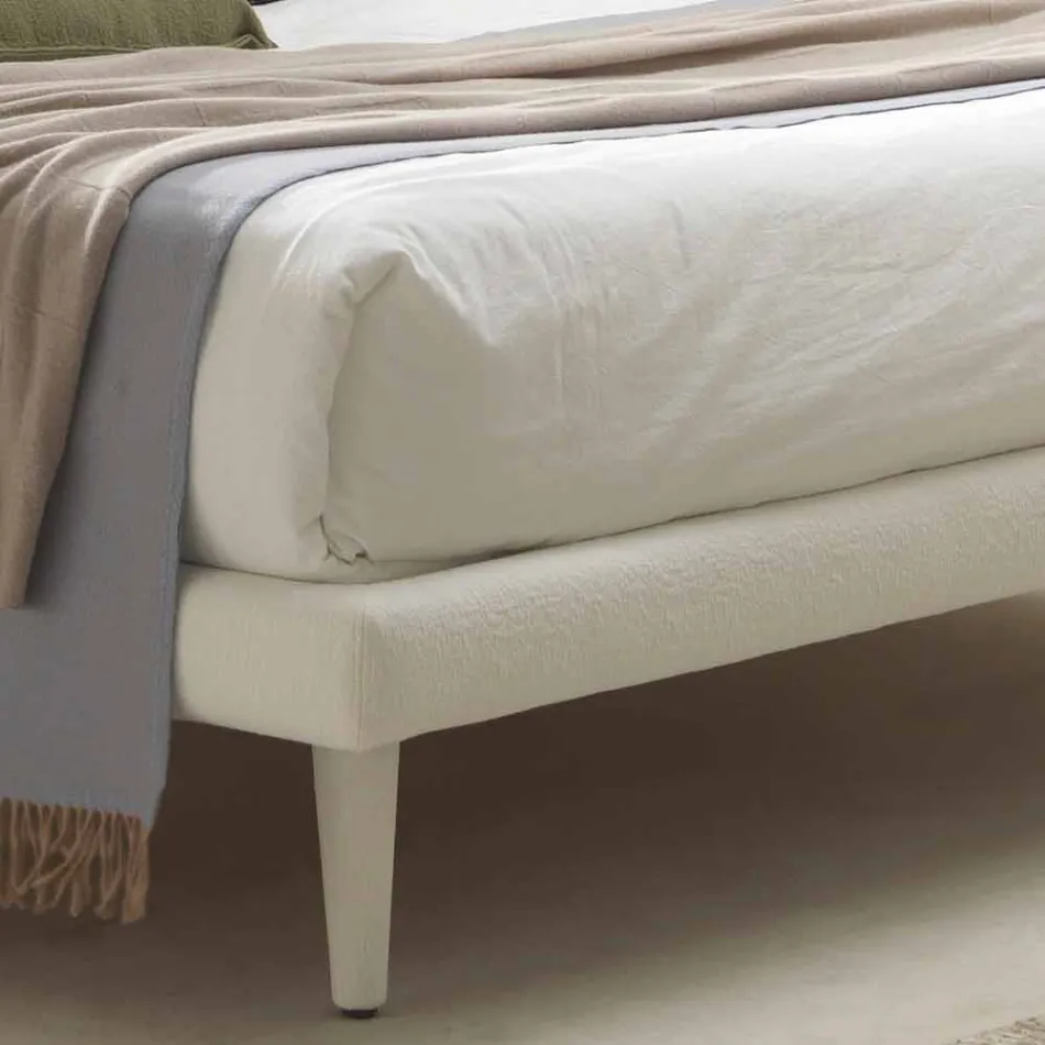 Modern double bed, thin base, Iorca by Bolzan Viadurini