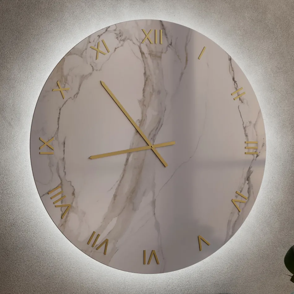 Calacatta Marble Effect Glass Wall Clock with Brass Hands - Axis Viadurini