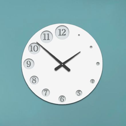 Wooden Clock with Gradually Enlarging Numbers Made in Italy - Kenya Viadurini