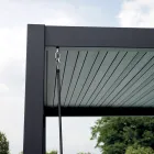 Aluminum Pergola with Adjustable Roof by Crank - Eolo Viadurini