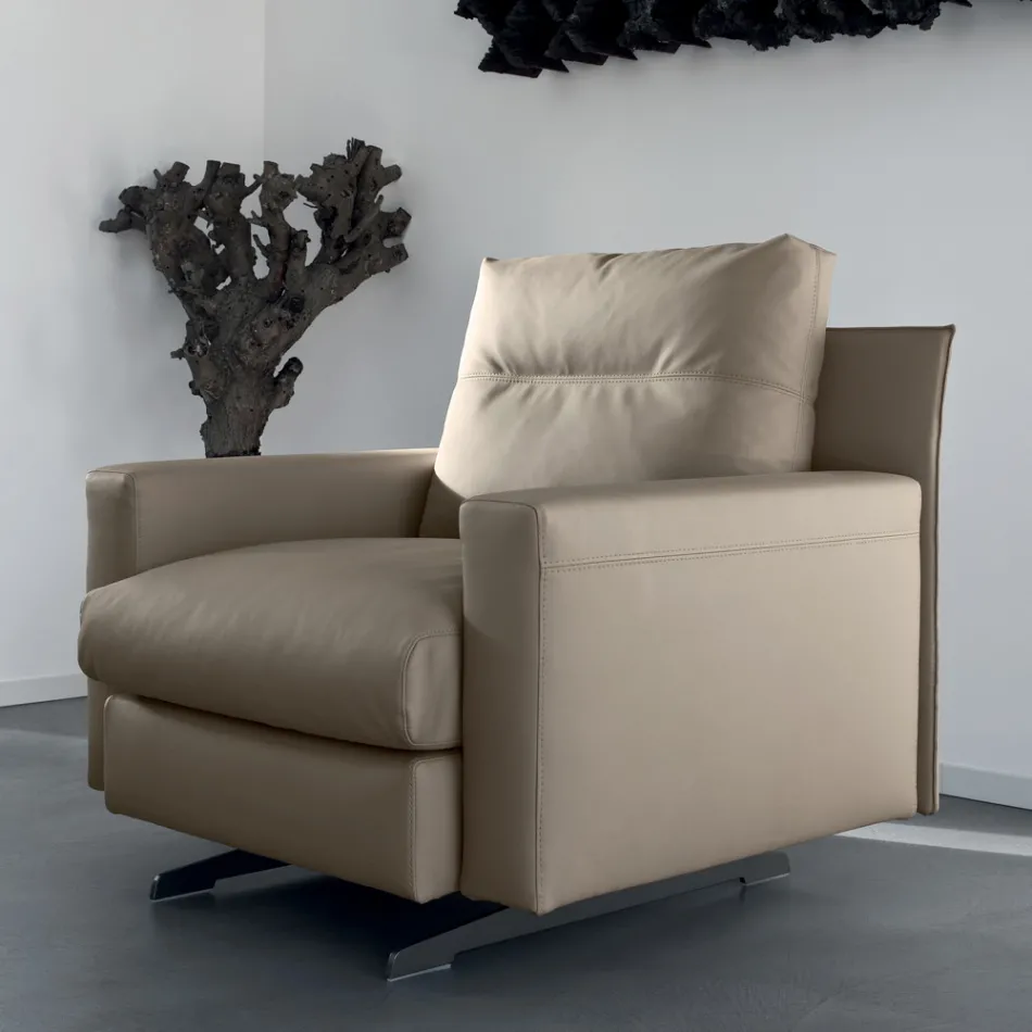 Armchair with Seat Cushion Padded in Feather and Polyester Made in Italy - Malizioso Viadurini