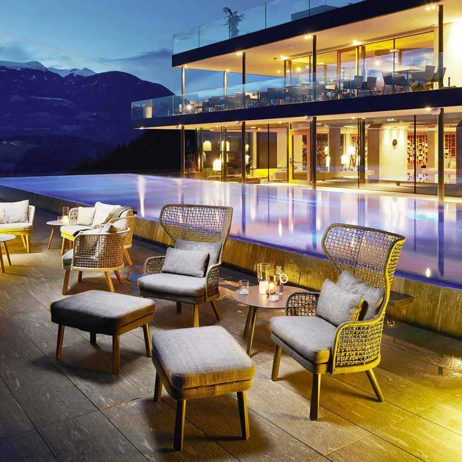 Varaschin Emma upholstered outdoor armchair of modern design Viadurini