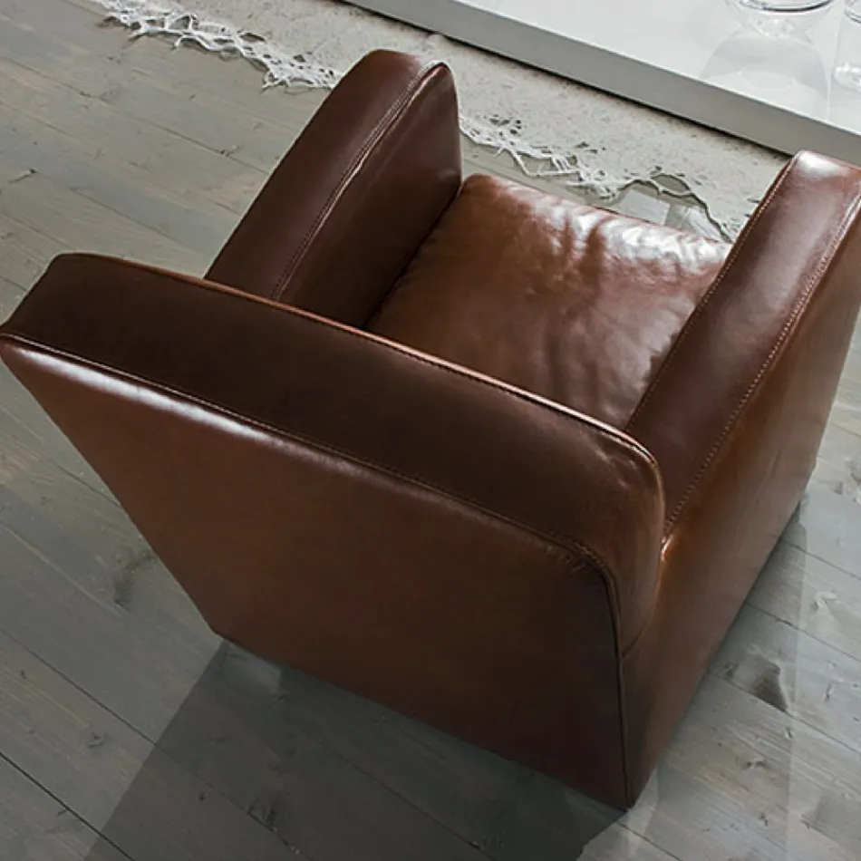 Living Room Armchair in Wood, Leather and Metal Made in Italy - Burlesco Viadurini