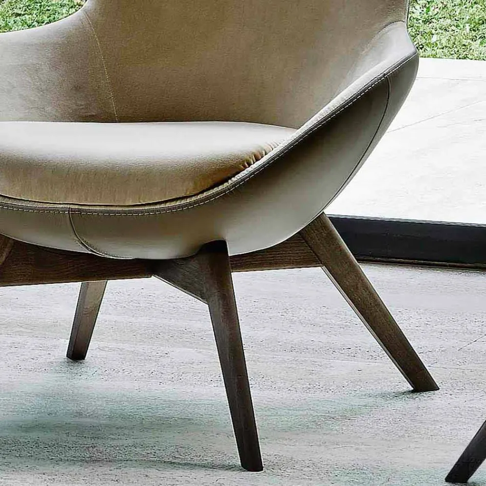 Living Room Armchair in Leather and Fabric with Wooden Base Made in Italy - Ama Viadurini