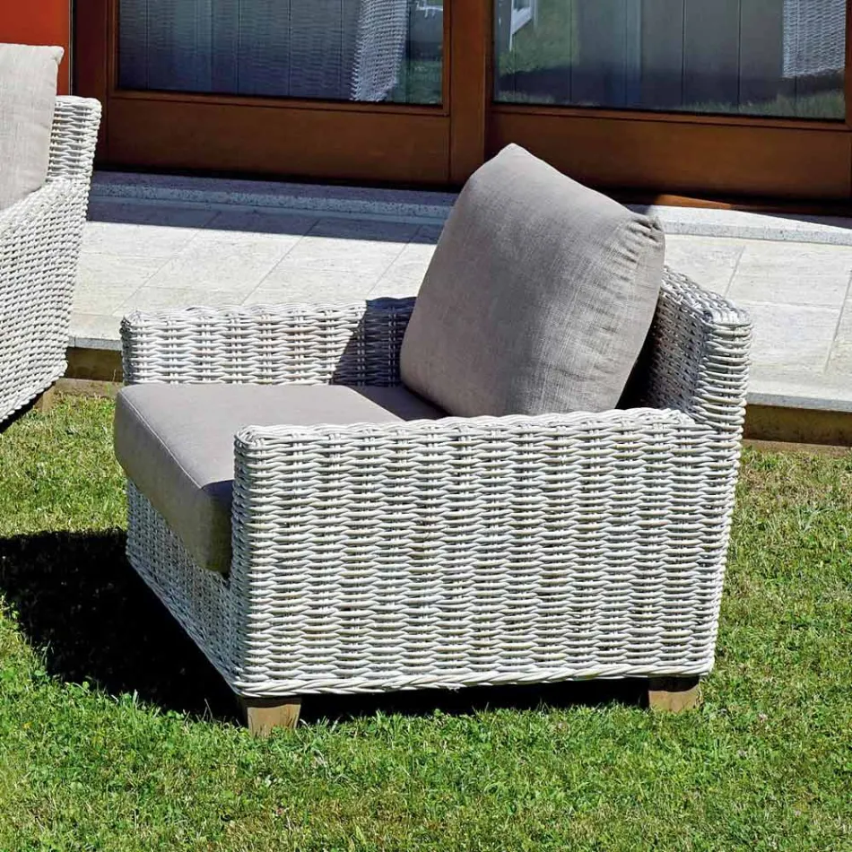 Outdoor Lounge with Mango Wood Coffee Table and Polycotton Cushions - Orlanda Viadurini