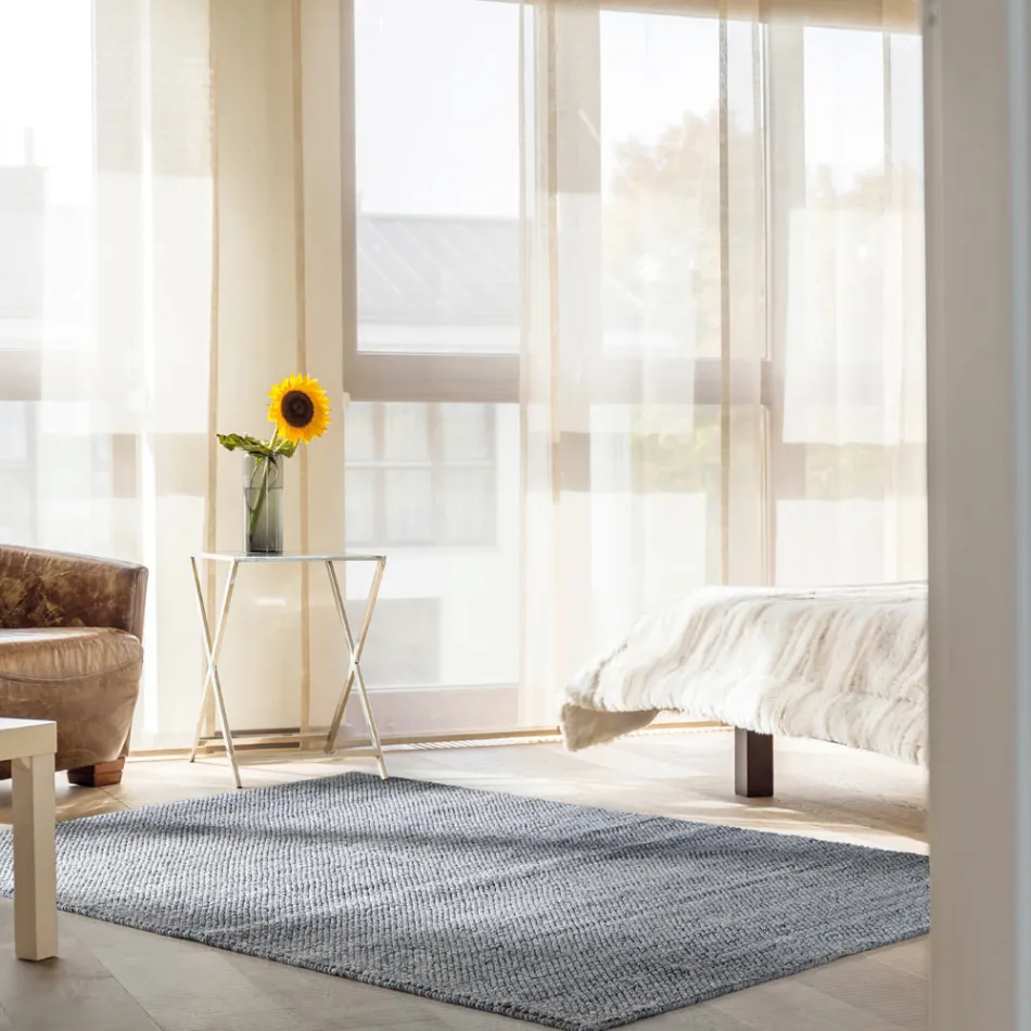 Modern living room carpet in hand-woven polyester and cotton - Soledad Viadurini