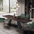 Extendable Table in Oak Veneer and Painted Metal Base - Milo