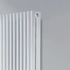 Hydraulic Radiator with Flat Elements in Traffic White Steel - Plum Viadurini