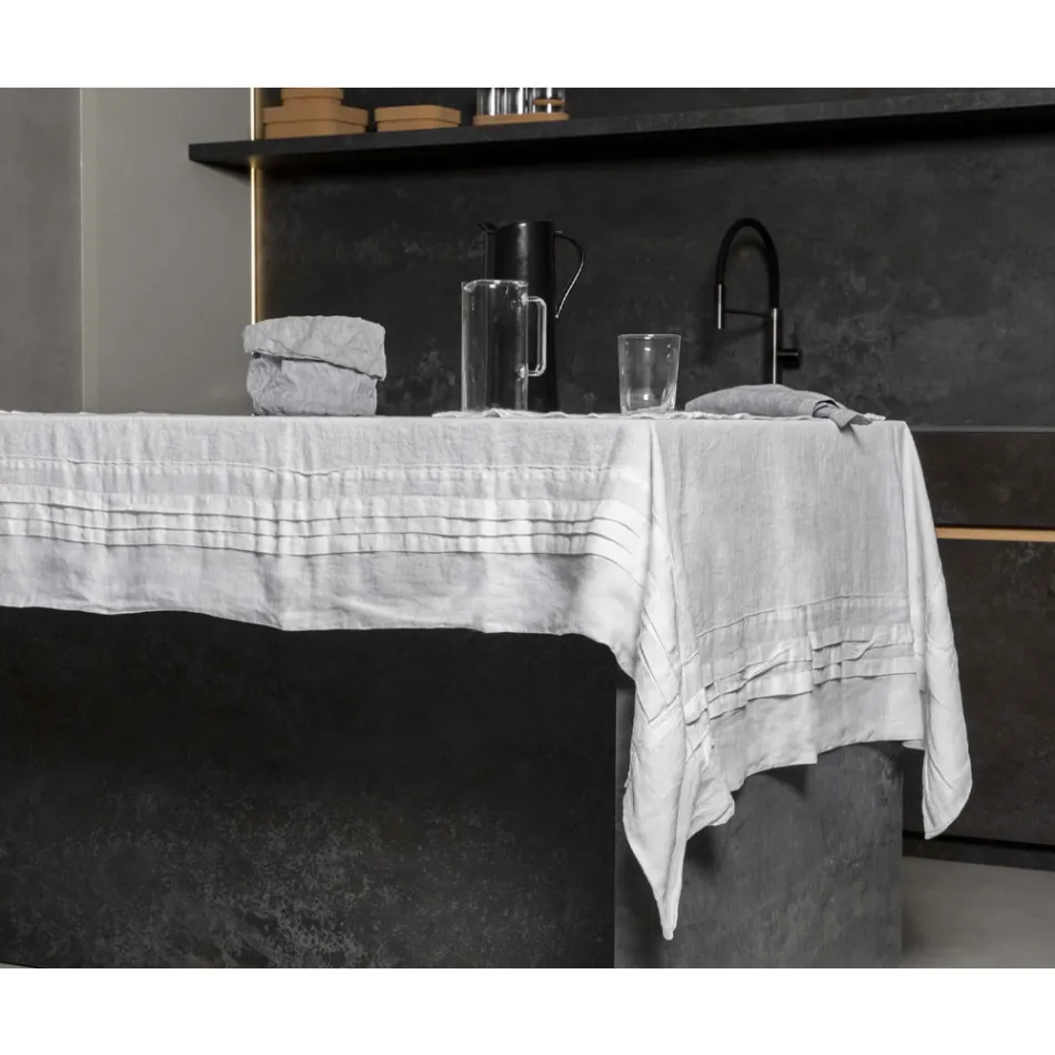 White Linen Tablecloth with Italian Luxury Pleated Border - Tippel Viadurini