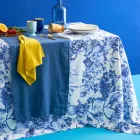 Printed and Garment-Wash Linen Tablecloth with a Lush Floral Design - Caress Viadurini