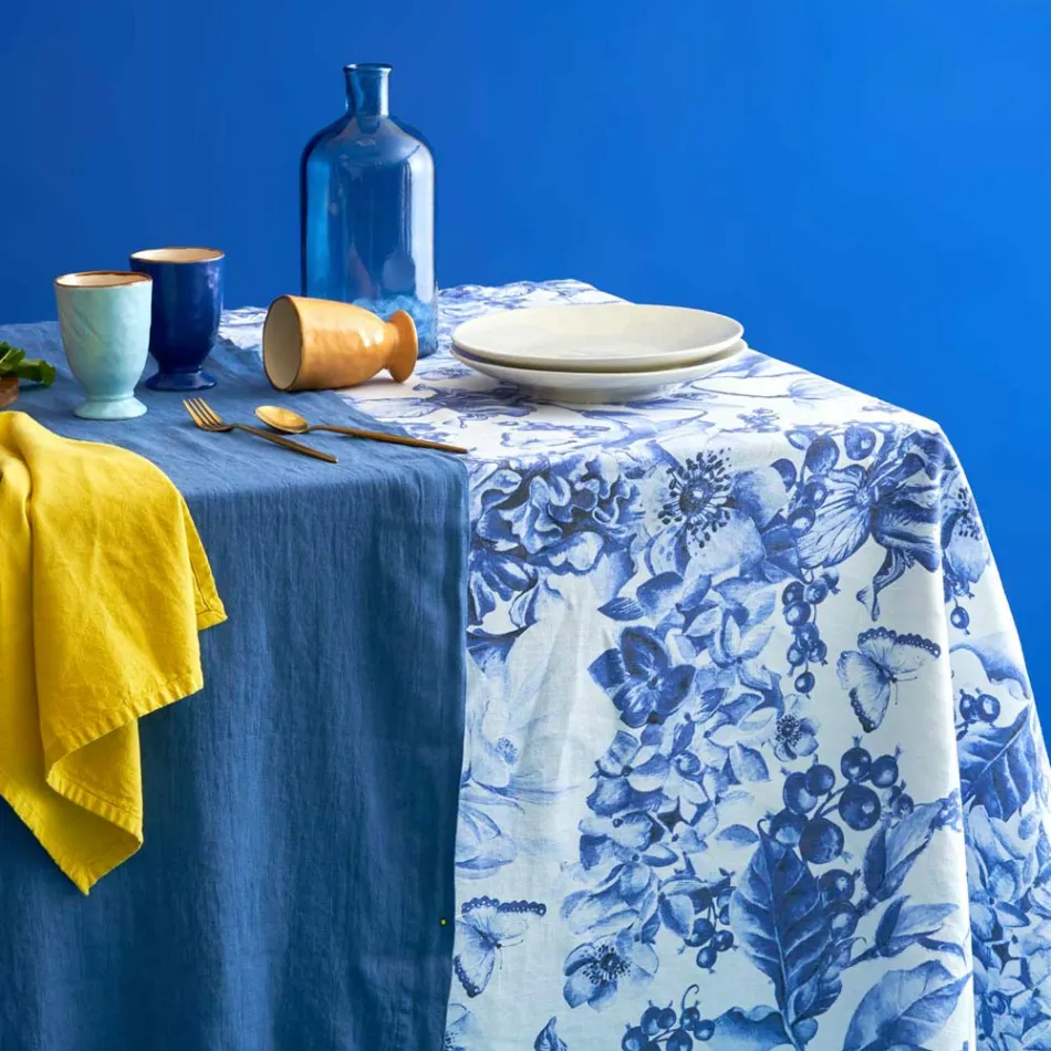 Printed and Garment-Wash Linen Tablecloth with a Lush Floral Design - Caress Viadurini