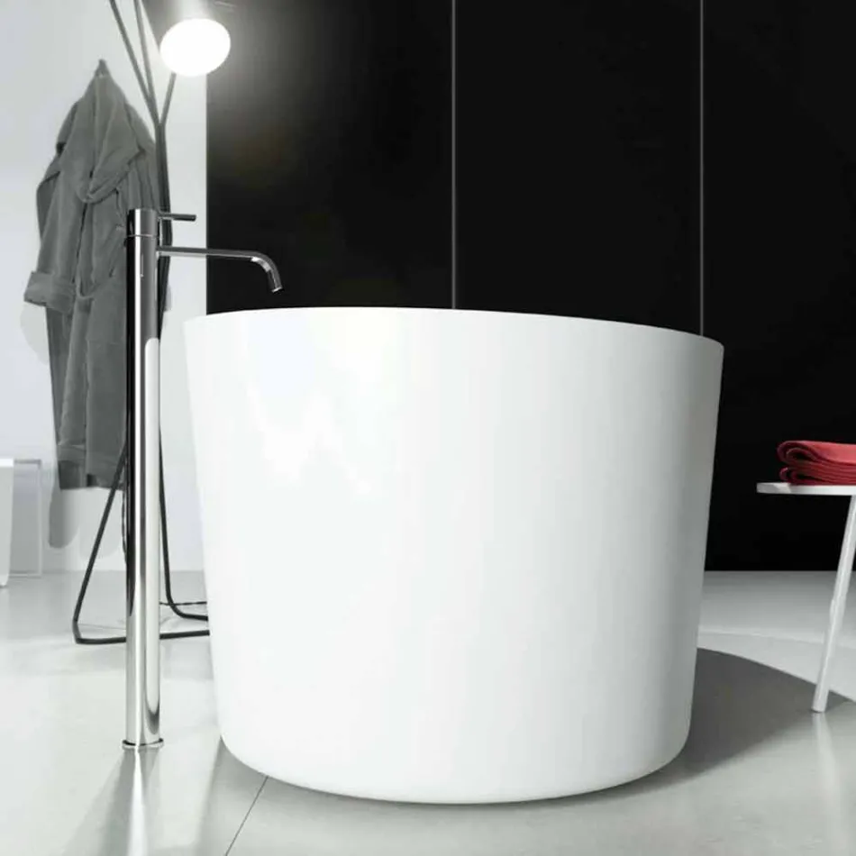 Freestanding monobloc design bathtub produced in Italy, Dongo Viadurini