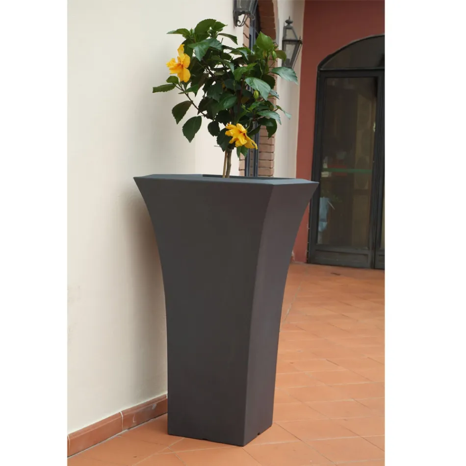 Garden Flower Pot in Colored Polyethylene Made in Italy - Tremont Viadurini