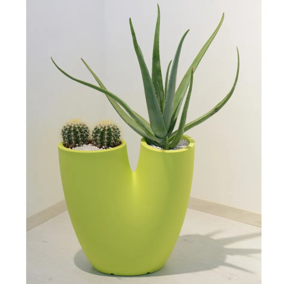 Modern Colored Garden Vase in Polyethylene Made in Italy - Flowes Viadurini